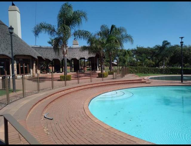 2 BEDROOM TOWNHOUSE FOR SALE IN MOOIKLOOF RIDGE ESTATE